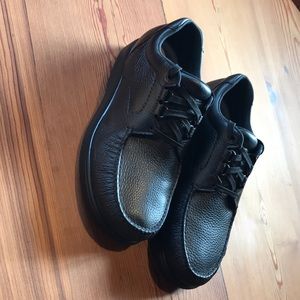 SAS bout time black men’s 10m pebble leather moc toe lace up shoe. Worn once